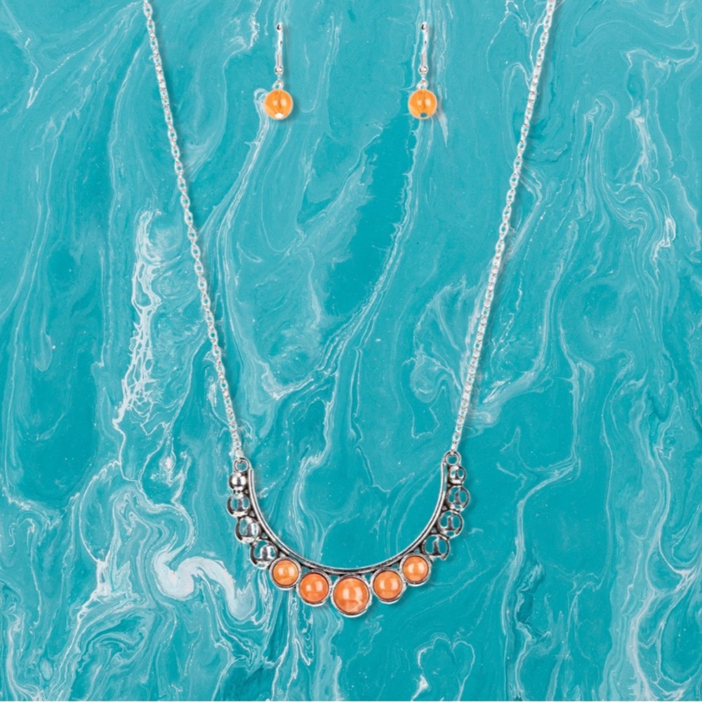 Paparazzi Horseshoe Bend Necklace in Orange